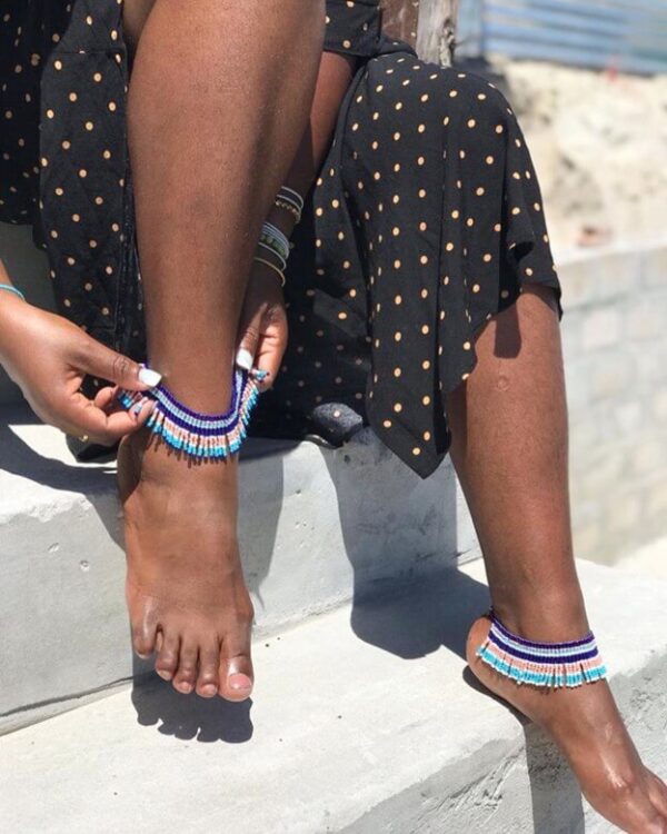 Amanqashela on a stylish, barefoot model - made with passion by Homba Crafts