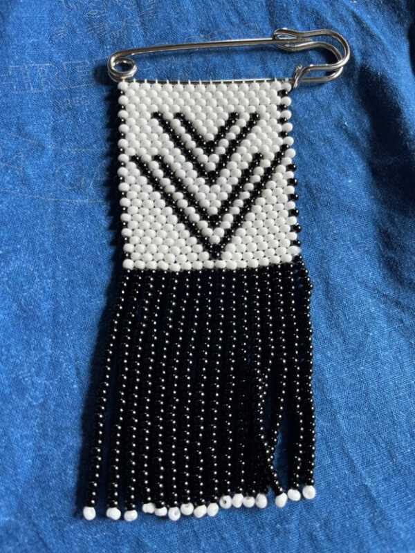 Black and white dressing pin - made with passion by Homba Crafts